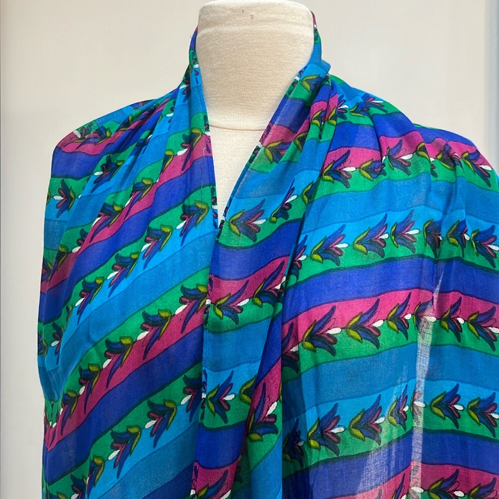 Vera Bradley blue and green paisley print scarf - Picture 8 of 15